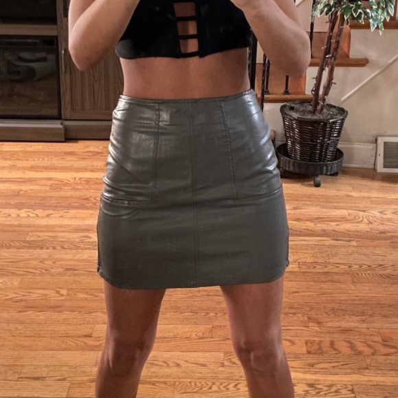 NWT LF vegan leather skirt - Picture 7 of 13